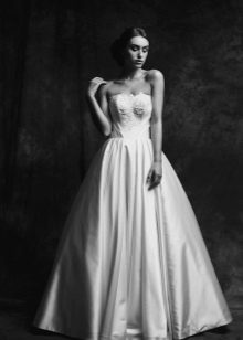 فستان زفاف آن ماري من مجموعة 2015 الرائعة