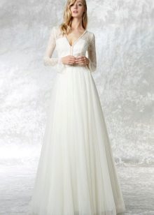 А-линия сватбена рокля с ръкави