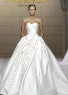А-линия дълга сватбена рокля