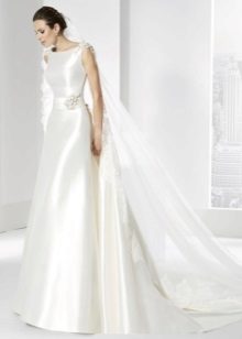 فستان زفاف من الساتان للفرنك سارابيا