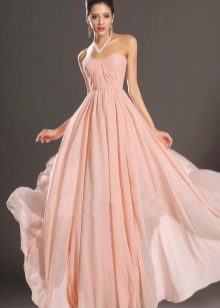 Бледа прасковена коралова рокля
