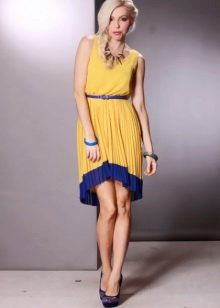 Horčičné šaty s modrou farbou