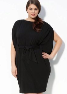 Черна плътна плетена рокля за наднормено тегло