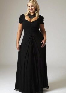 Elegant lang kjole til en fuld kvinde til 40