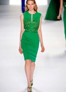 فستان أخضر قصير