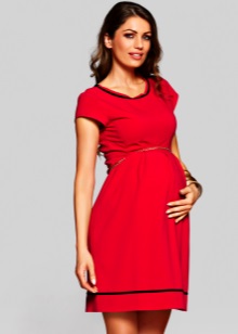 Червена рокля за майчинство с черно деколте и подгъва