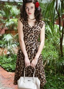 Comment porter une robe léopard