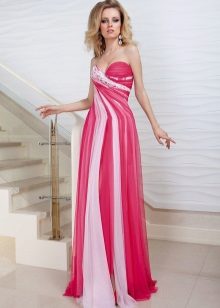 Розова рокля с бели ивици