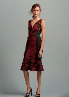 שמלה שחורה עם הדפס אדום