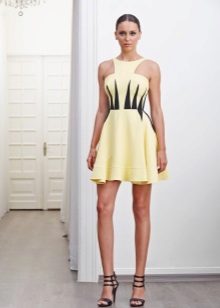שמלה קצרה צהובה-שחורה