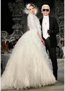 Сватбена рокля Chanel Feather