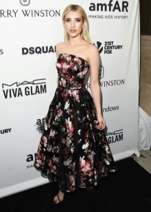Sharon Stone em um vestido de flor