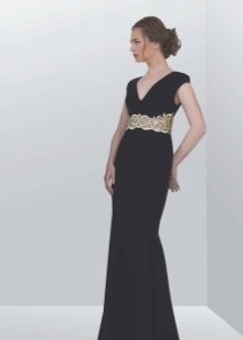 Μαύρο φόρεμα ελληνικού στιλ με ασημένια διακόσμηση