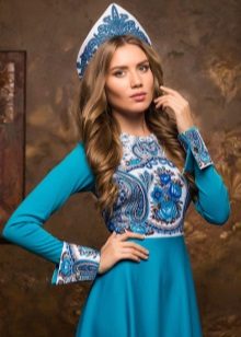 Mėlyna suknelė rusų stiliaus su kokoshnik
