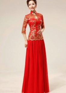 Червена сватбена рокля в ориенталски стил със златна бродерия