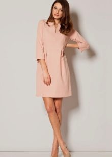 Váy hồng giản dị có tay áo