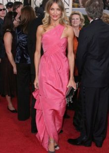 Vaaleanpunainen mekko Cameron Diaz