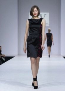crna svilena haljina poslovnog stila