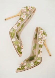 Shoes with flowers