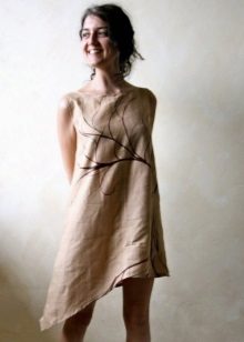 Асиметрична рокля от ленена туника