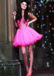 Ροζ φόρεμα με κούκλα με στρώμα φούστα