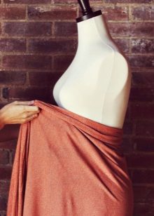 Modelarea rochiei de maternitate