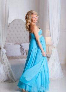 Μπλε φόρεμα για έγκυες φωτογράφηση