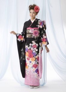 Kimono japonez tradițional