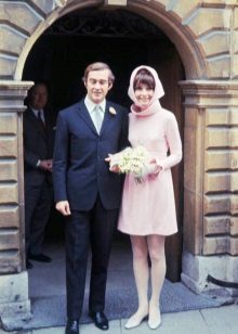 Váy cưới Audrey Hepburn