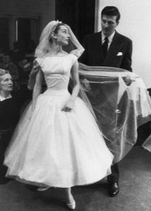 Audrey Hepburn Nové svadobné šaty s lukom