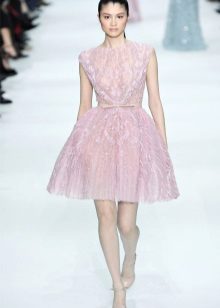Розова абитуриентска рокля