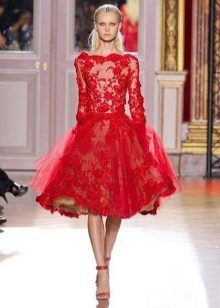 Rochie din dantelă cu mânecă lungă roșie