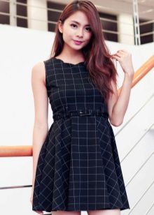 Čierne kockované krátke šaty