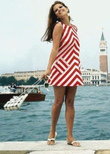 60-luvun raidallinen mekko