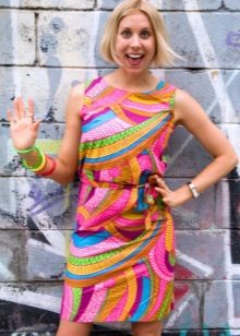 Robe colorée dans le style des années 60