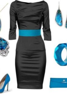 Blå smykker til en svart kjole