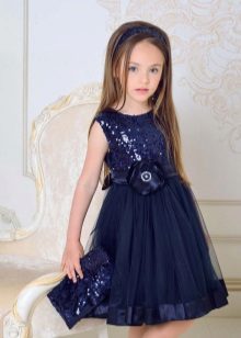 Елегантна вечерна рокля за момичето с пайети