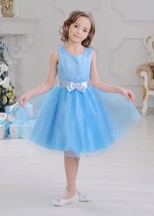 Elegantna lepršava plava haljina za djevojku