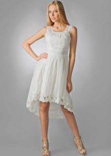 λευκό φόρεμα από το Μπατίστα