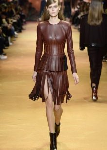 Shoes for a brown leather dress with sleeves