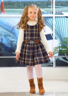 Vestido escolar de punto para niña