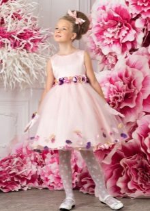 Rožinė trumpa promo suknelė darželyje