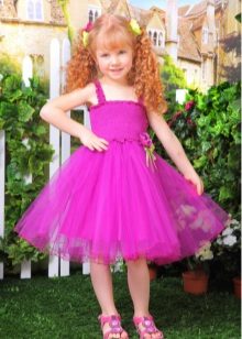 Къса лилава абитуриентска рокля в детската градина