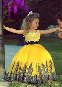 Абитуриентска жълта рокля в детската градина