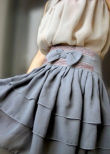 חצאית שיפון אפורה עם סלסול