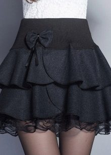 חצאית טרמפולינה שחורה