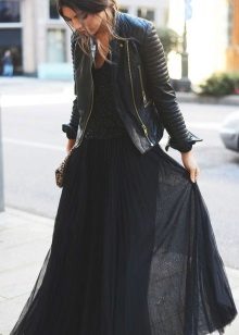 crna svijetla suknja