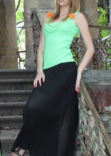 falda larga negra con camisa