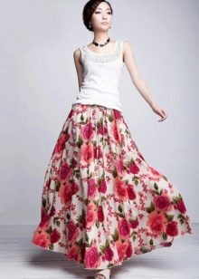 falda larga de verano con un patrón grande