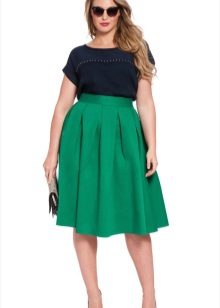 zelená nafúknutá midi sukňa pre ženy s nadváhou